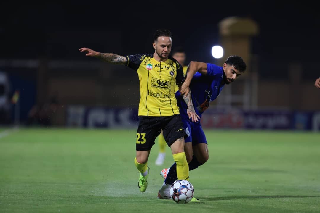 سپاهان با شکست استقلال خوزستان به جمع مدعیان پیوست