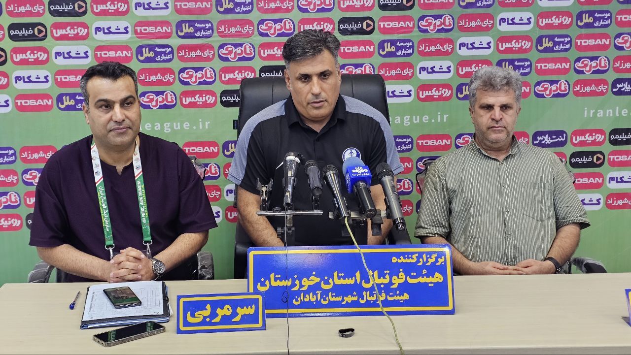 سرمربی استقلال خوزستان: تحت تاثیر نام سپاهان قرار گرفتیم