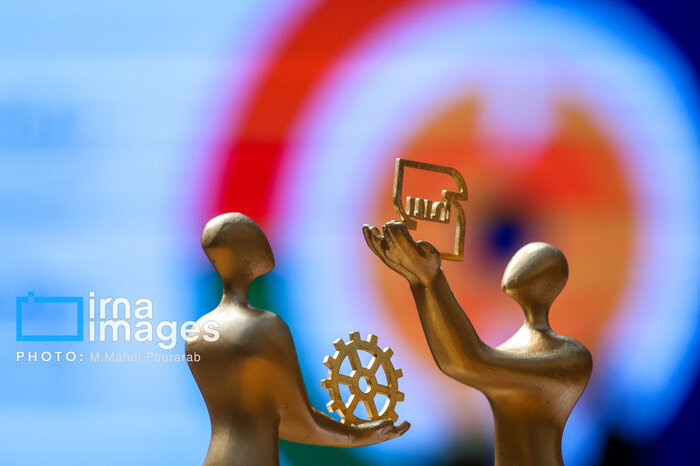 معاون رئیس جمهور: موازی‌کاری نظارت بر محصولات تولیدی و صنعتی باید حذف شود