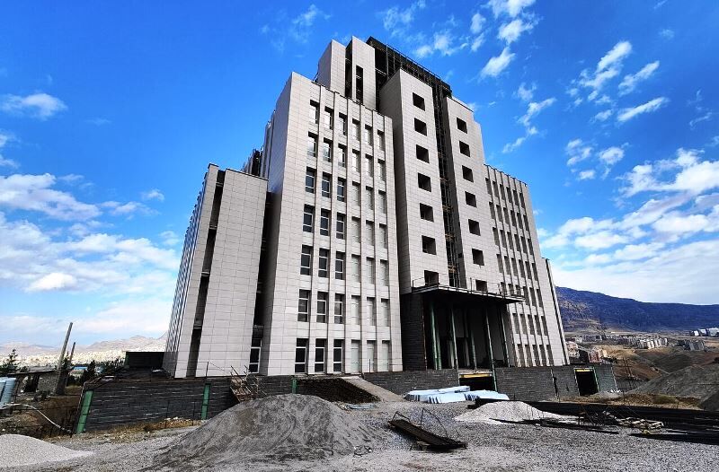 پایان اجارهنشینی استانداری لرستان بعد از ۱۴ سال پایان اجارهنشینی استانداری لرستان بعد از ۱۴ سال