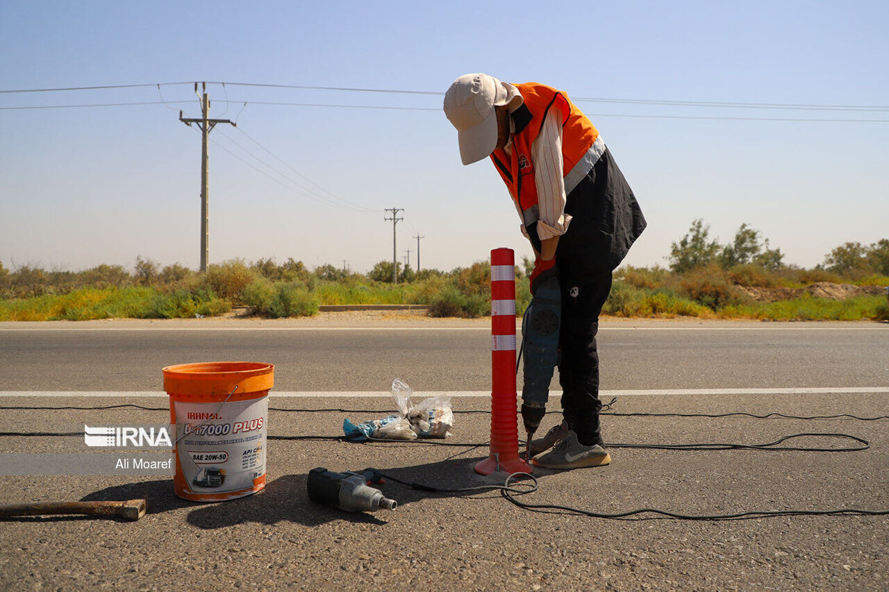 پنج هزار علائم و تجهیزات ترافیکی در محورهای باوی نصب شد