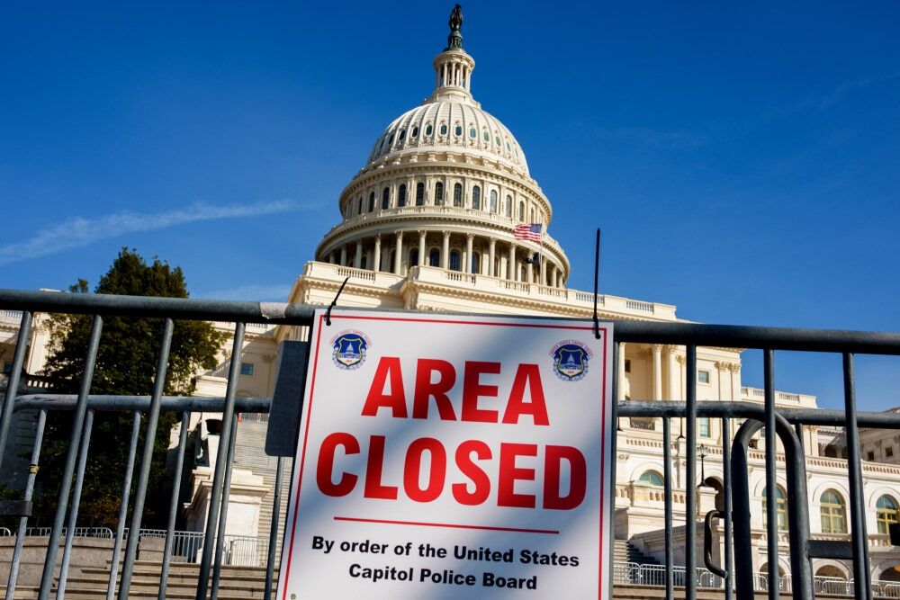 تعطیلی دولت آمریکا تا ۱۴ میلیارد دلار به اقتصاد این کشور زیان میزند تعطیلی دولت آمریکا تا ۱۴ میلیارد دلار به اقتصاد این کشور زیان میزند