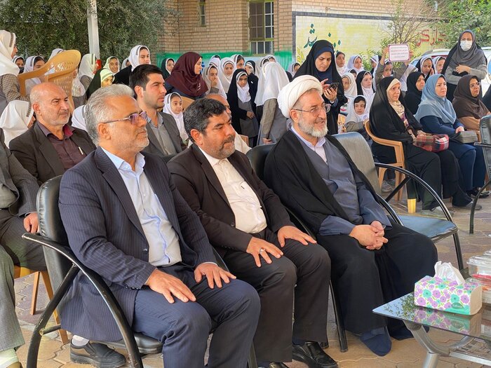 امام جمعه دزفول: مدرسه، خانه و مسجد سه ضلع رشد معنوی دانش آموزان هستند