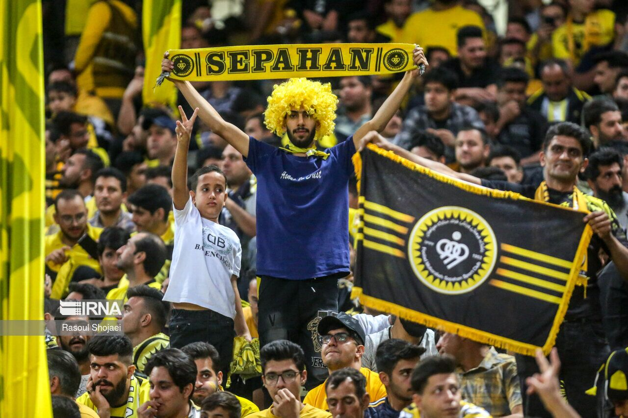 عبور از آخال، مسیر صعود زردپوشان را روشن میکند