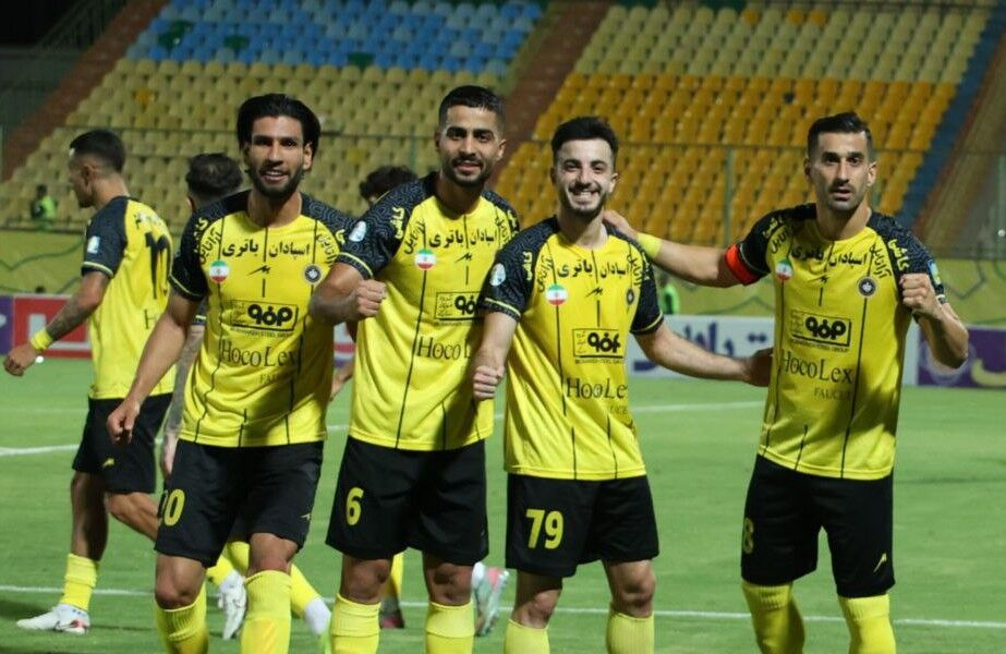 عبور از آخال، مسیر صعود زردپوشان را روشن می‌کند