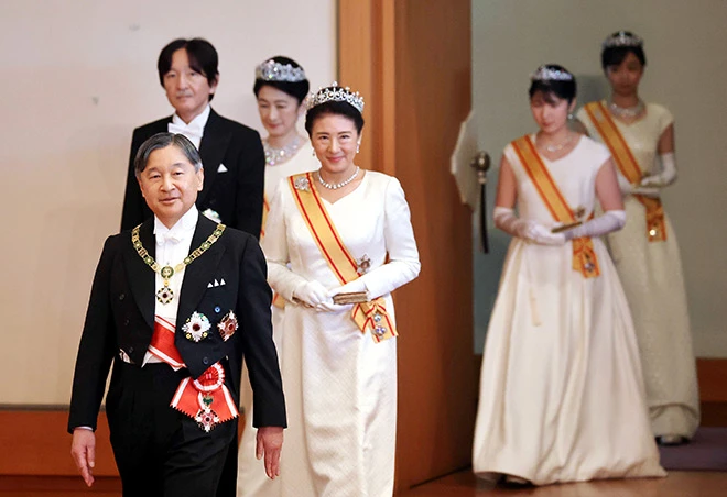 اولین زن نخست‌وزیر تاریخ ژاپن و چالش‌های پیش‌رو