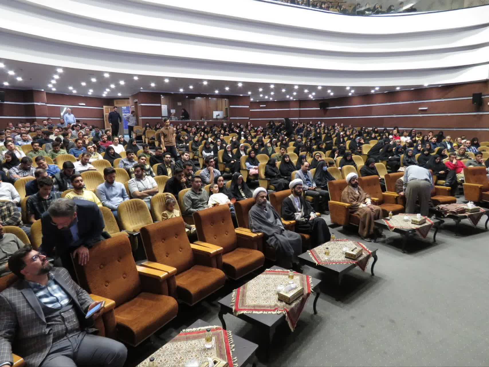 استاندار اصفهان: همکاری ایران و عراق باید به وحدت جهان اسلام بیانجامد