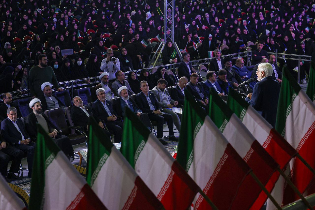 عارف: دانشگاه فرهنگیان باید در جایگاه ستاد عالی تربیت معلم باشد