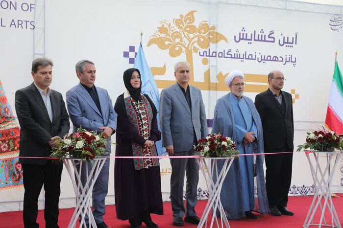 صنعتگران ۲۸ استان تولیدات صنایع دستی خود را در نمایشگاه اردبیل عرضه کردند