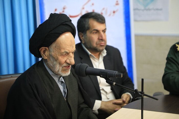 امام جمعه بیرجند: تعهد همگانی به قانون راه مقابله با جنگ‌های ترکیبی دشمن است