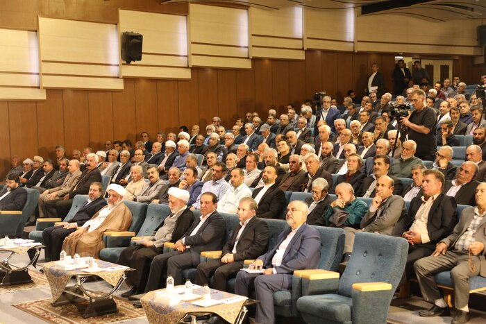 امام جمعه ایلام: برخورد قاطع با ریشه‌های فساد خواسته مردم از مسوولان نظام است