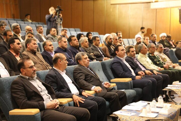 استان ایلام ظرفیت‌های عظیم ملی دارد اما در محرومیت مانده است