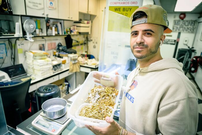 وحشت در «خیابان ۴۷» نیویورک؛ تب طلا زود عرق میکند