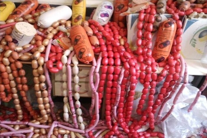 کشف ۲ تُن گوشت فاسد در خط تولید سوسیس و کالباس پیشوا