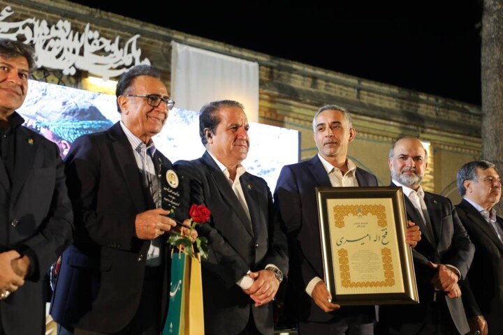 آیین قدردانی و تکریم ۲۰ هنرمند شاخص استان ایلام+ فیلم