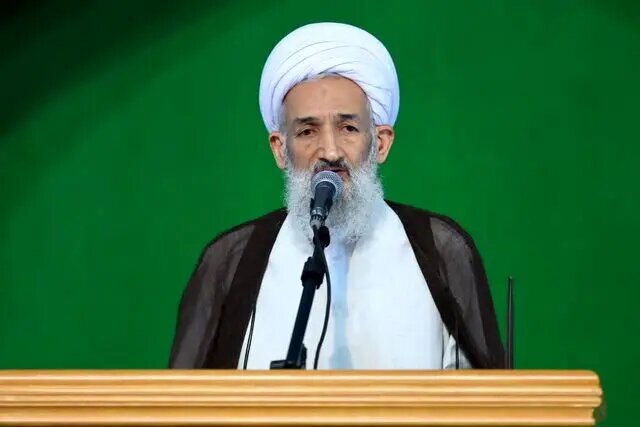 امام جمعه ساری: وحدت ملی را با هوشیاری حفظ کنیم