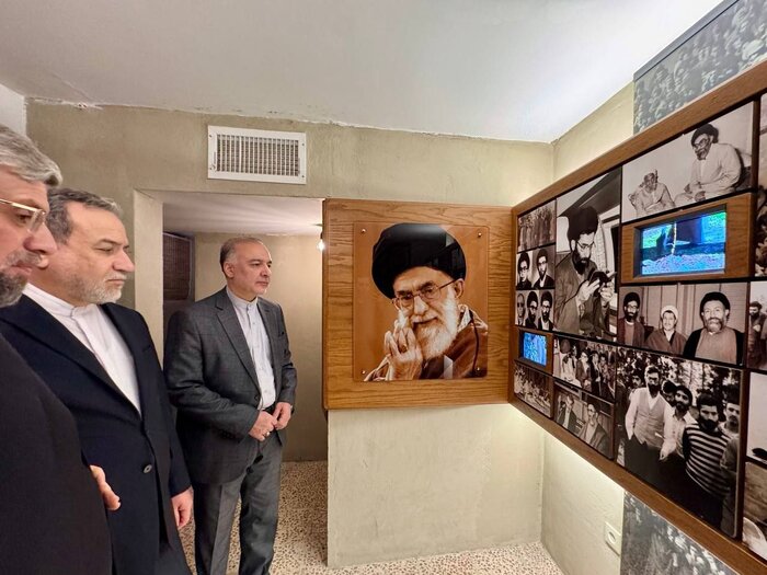 عراقچی از خانه رهبر انقلاب در مشهد دیدن کرد