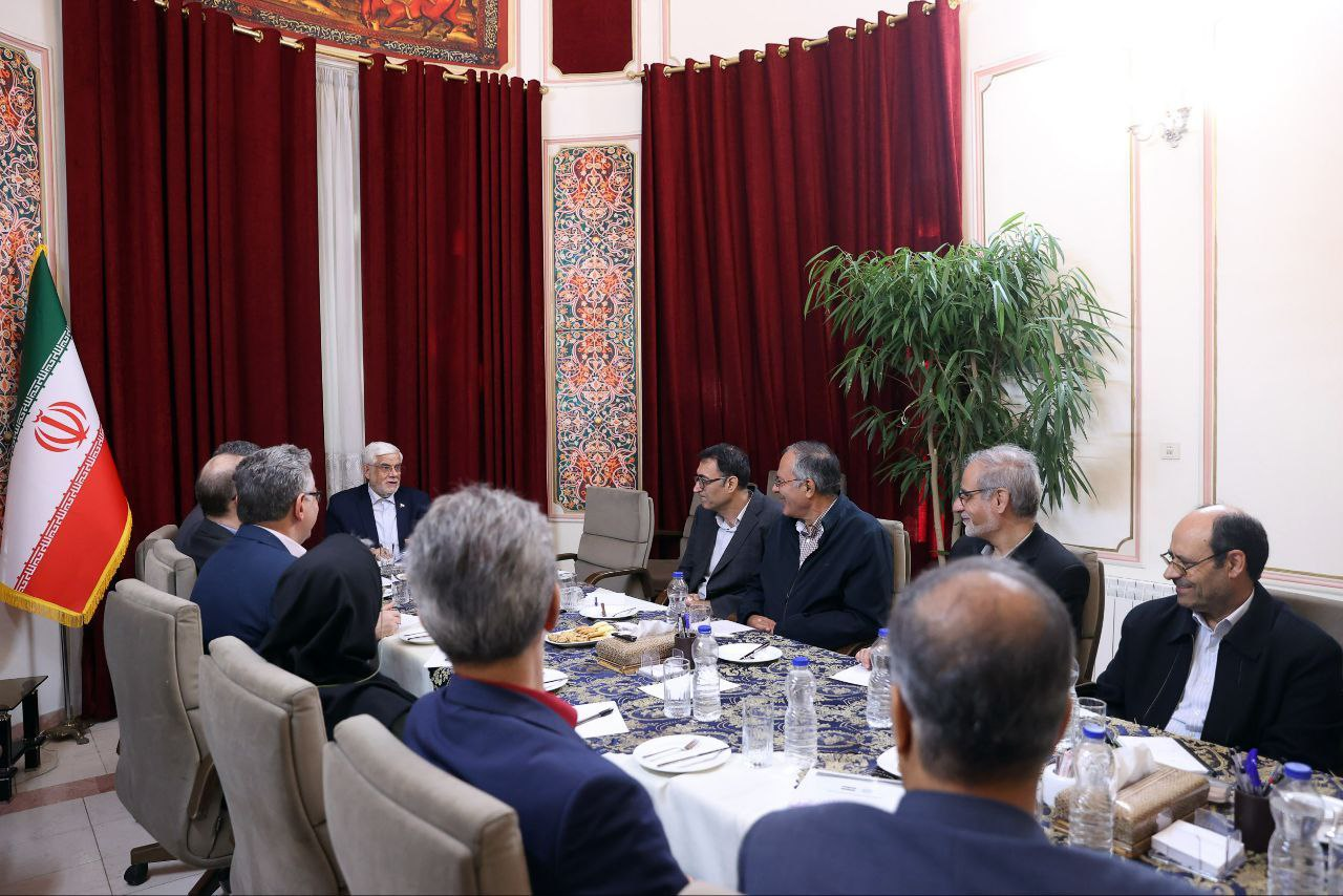 عارف: دولت برای حل مسائل اجتماعی به وفاق و اجماع نیاز دارد