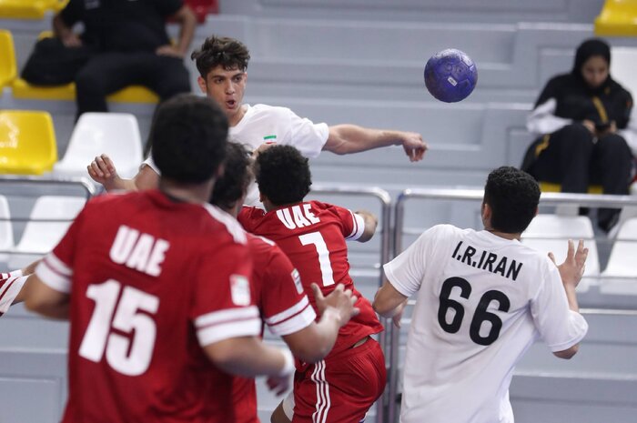 سرمربی هندبال نوجوانان: با بازیکنان ذخیره به مسابقات جهانی رفتیم