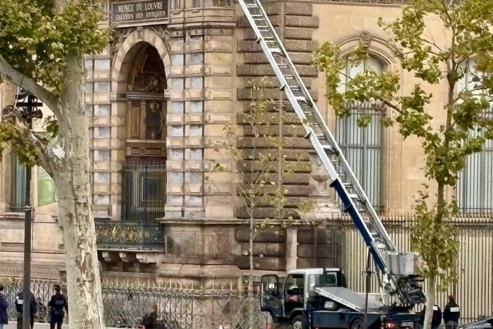 کورسوی امید فرانسه برای بازگرداندن جواهرات سرقت شده از لوور