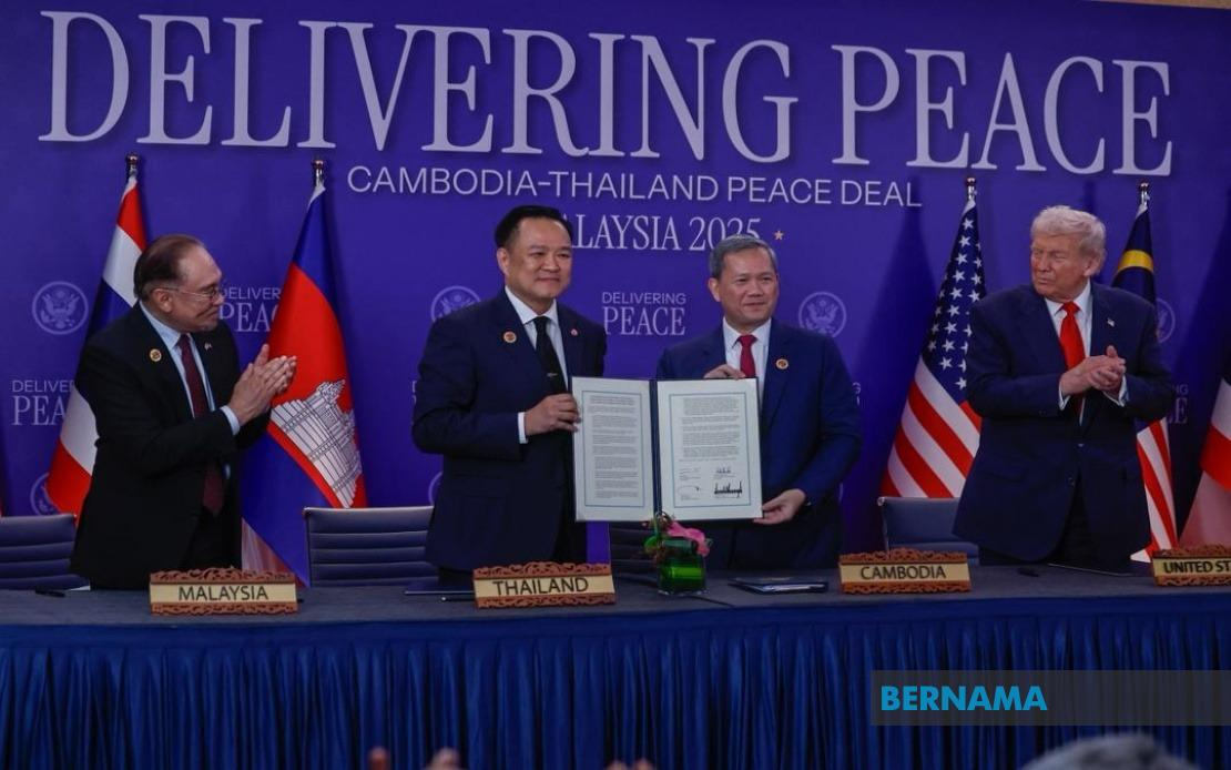 امضای «توافقنامه صلح» تایلند-کامبوج در حاشیه اجلاس آسه‌آن