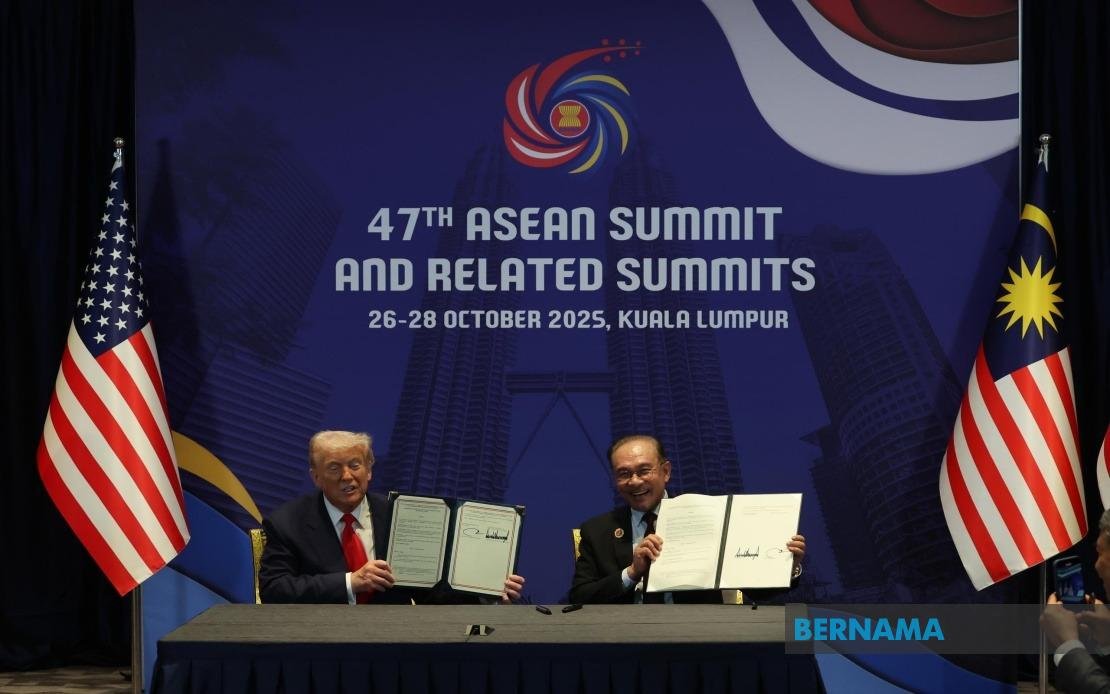 امضای «توافقنامه صلح» تایلند-کامبوج در حاشیه اجلاس آسه‌آن