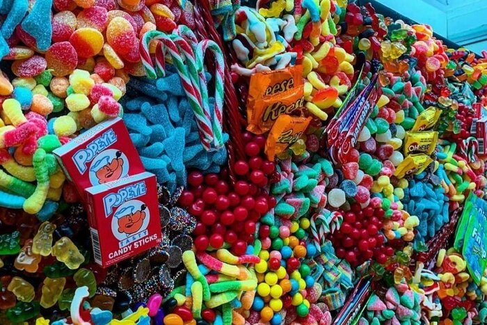 چطور میشود بچهها را از بمباران محصولات پررنگ و لعاب نجات داد؟