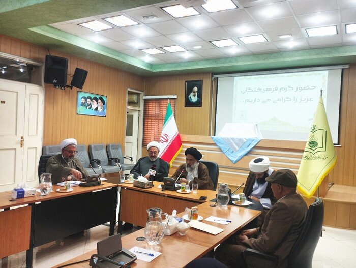 کتاب «اسرار ملکوت» با هدف بازخوانی اندیشه عرفانی امام در قم رونمایی شد