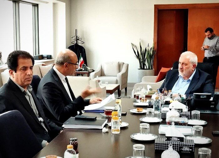 پیگیری مطالبات آب و برق کرمانشاه در دیدار استاندار با وزیر نیرو