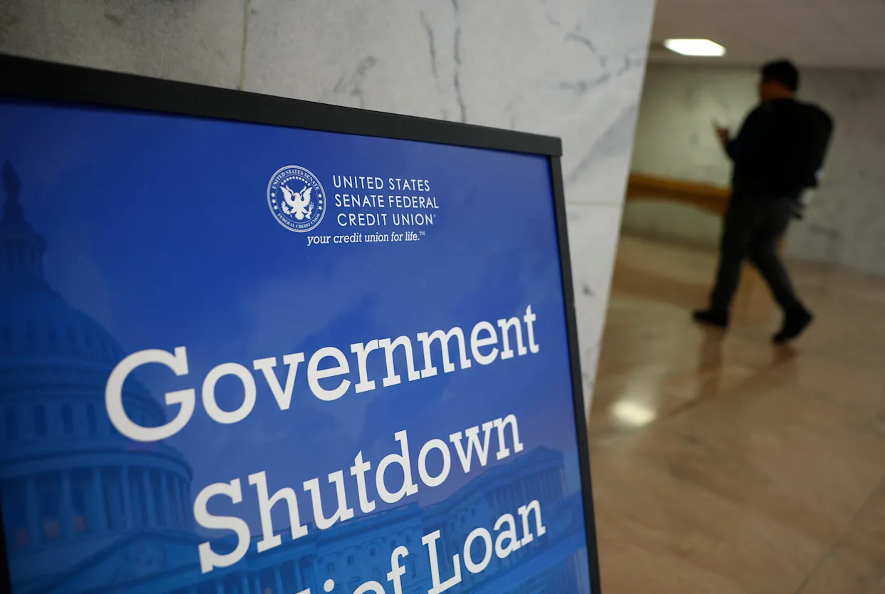 تعطیلی دولت آمریکا و زنگ خطر برای خانوارها/ پولیتیکو: اوضاع بدتر میشود