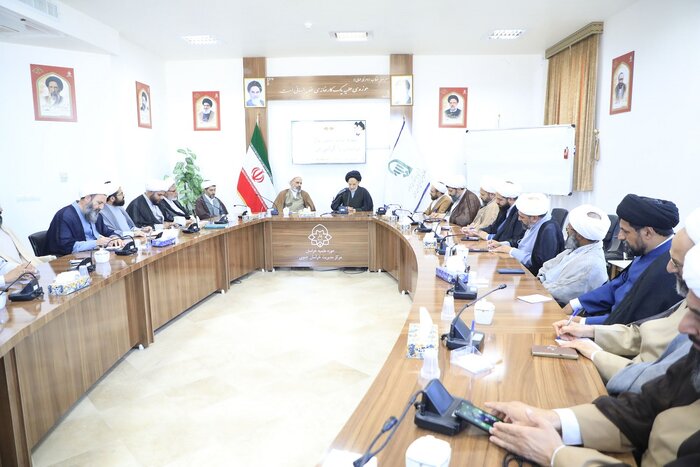 امام جمعه بیرجند: وحدت بر پایه حق، باطل را منزوی می‌کند