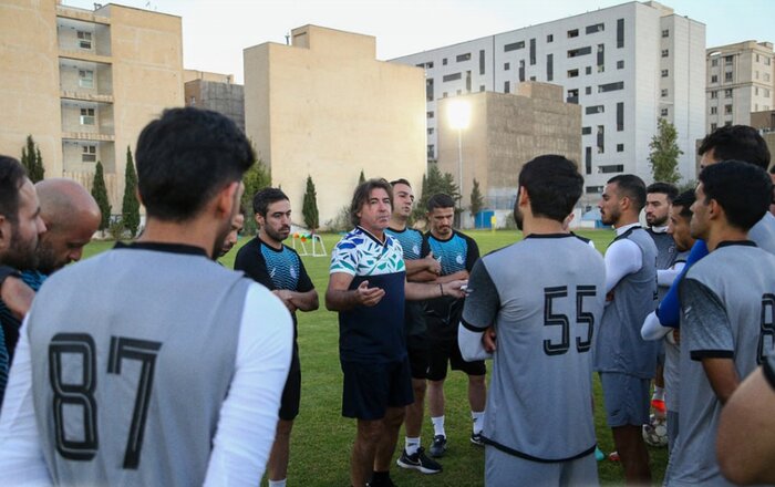 ورود کاپیتان سابق؛ معارفه غفوری در تمرین استقلال