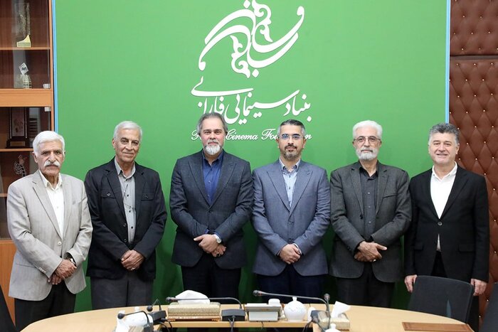 یک انتصاب در بنیاد سینمایی فارابی/«زیر سایه بلوط» در جشنوارههای بلاروس و ایتالیا