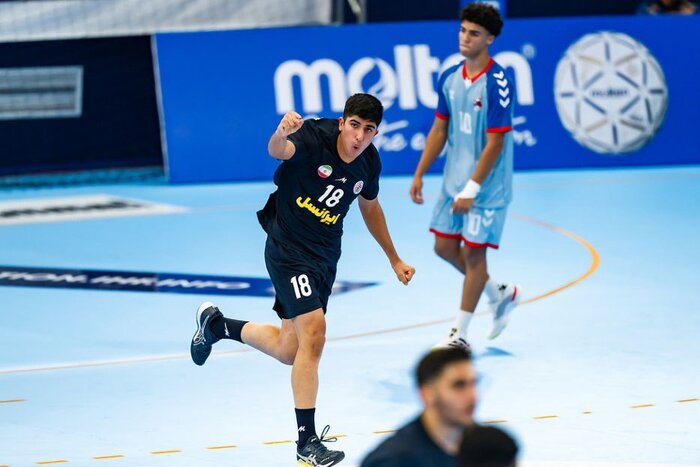 سرمربی هندبال نوجوانان: با بازیکنان ذخیره به مسابقات جهانی رفتیم