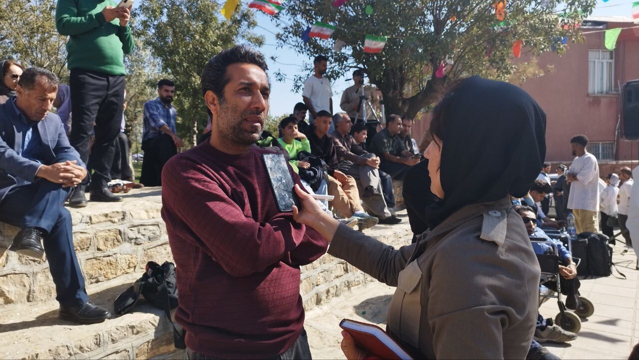 داور جشنواره مریوان: تئاتر خیابانی گفت‌وگوی زنده انسان با انسان است