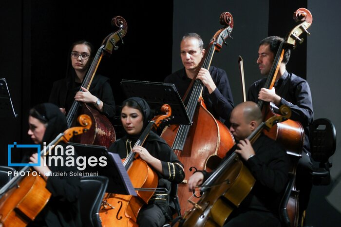 ارکستر ملی خاطرات دهه ۷۰ را زنده کرد/اجرای «شبانگان» تا «جوانی» + فیلم