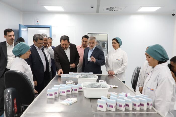 وزیر صمت یک شرکت دارویی را در البرز افتتاح کرد
