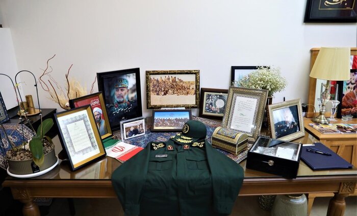 اعطای درجه سپهبدی به شهیدان غلامعلی رشید و علی شادمانی