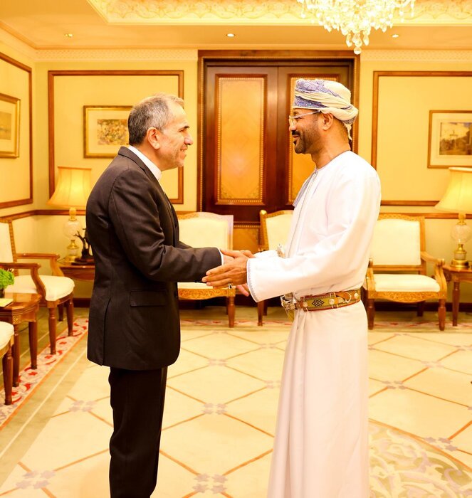 تختروانچی با وزیر امور خارجه عمان دیدار کرد