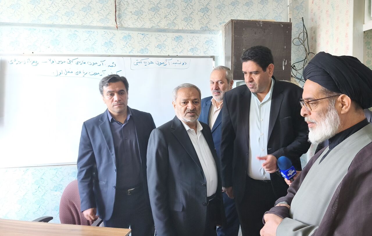 وزیر آموزش و پرورش از وضعیت چند مدرسه در خدابنده بازدید کرد