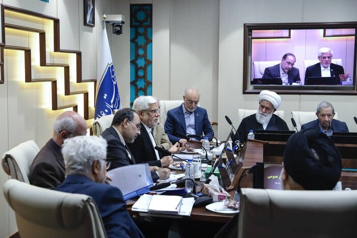 عارف: کشور از قطع روابط علمی با جهان ضرر می‌کند/اصلاح نظام آموزشی نگاه دولت چهاردهم است