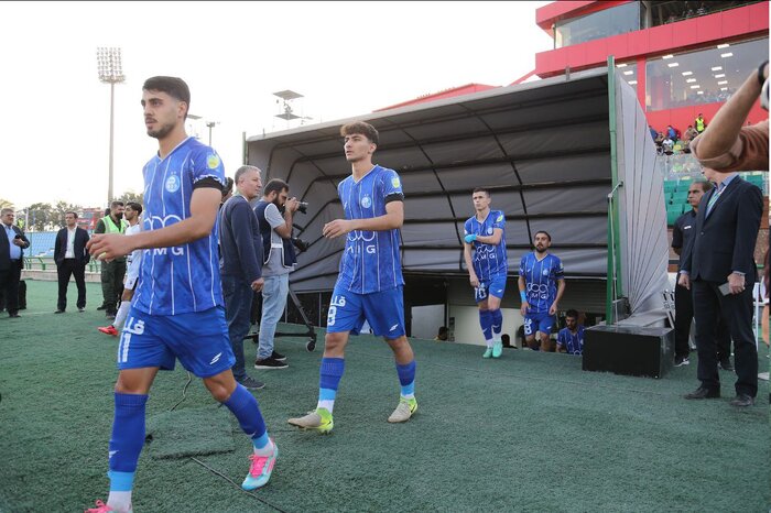 پیروزی قاطعانه استقلال مقابل آلومینوم ؛ آبی‌پوشان صدر جدول را از تراکتور پس گرفتند