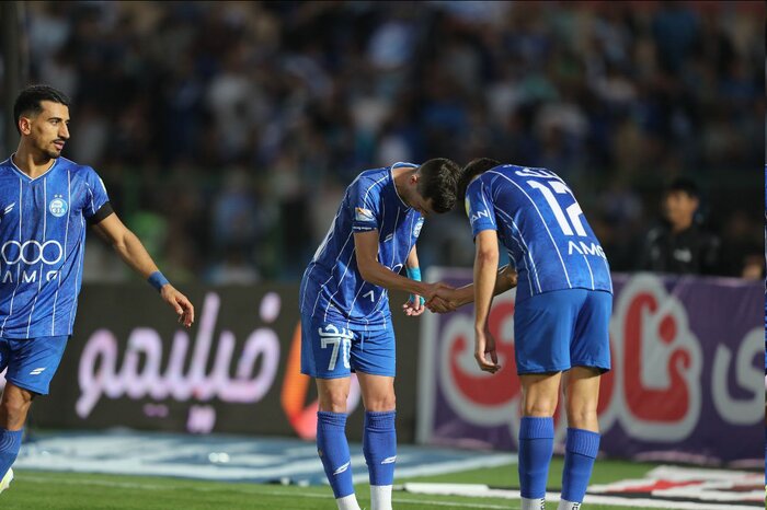 پیروزی قاطعانه استقلال مقابل آلومینوم ؛ آبیپوشان صدر جدول را از تراکتور پس گرفتند