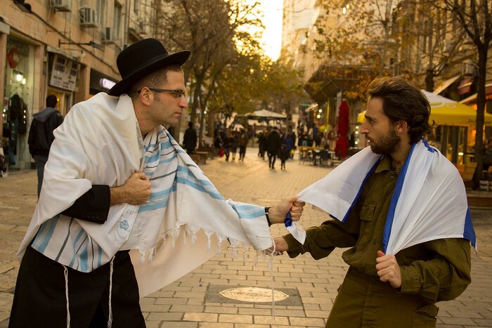 آتش دو آتشه‌ها بر جان اسرائیل