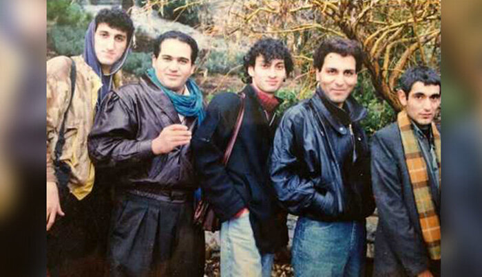 با مهران مدیری دنبال تلطیف فضای پس از جنگ بودیم/ تذکر جدی امام درباره پخش مکرر نمازجمعه