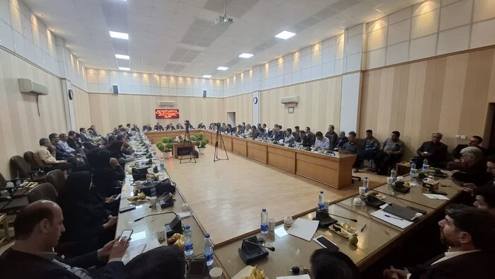 استاندار ایلام: تغییر الگوی کشت و بهکارگیری فناوری نوین برای بهرهوری ضروری است