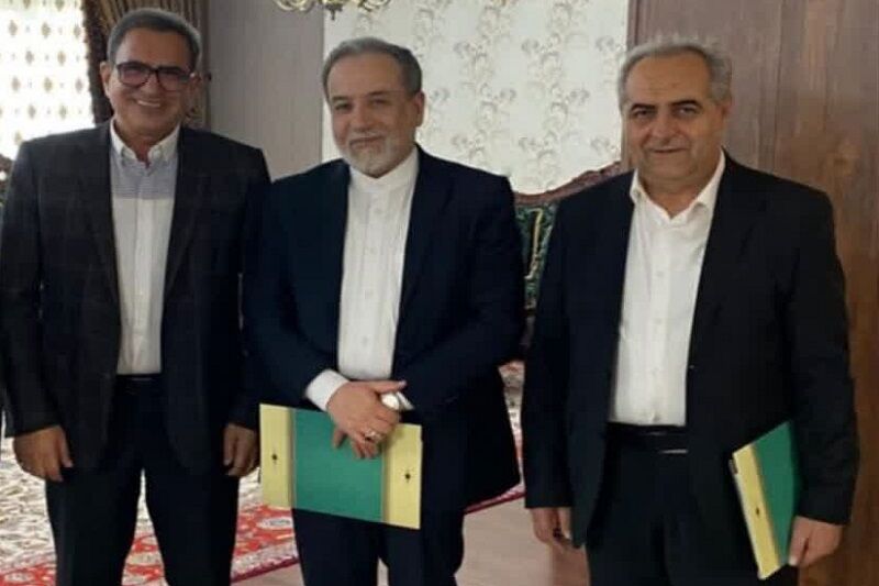 وزارت امور خارجه نسبت به تمدید کارت اقامت ایرانیان مقیم جمهوری آذربایجان پیگیری کند