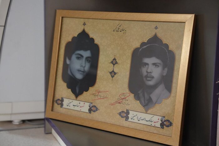 ادای احترام استاندار کرمانشاه به ۲ برادر شهید دانش‌آموز و جانباز ۷۰ درصد دفاع مقدس