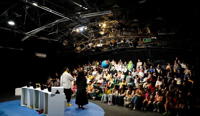 نمایشی با حضور اصغر سمسارزاده و اسماعیل خلج/ ۵۲ هزار نفر به تماشای تئاترهای کانون نشستند