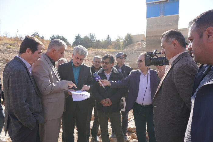 ساخت سکوی تازه برای برج آبگیر از سد مهاباد آغاز شد